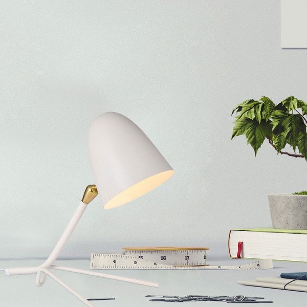Vernauwd domesticeren Floreren Tripod table lamp | Serge Mouille Table lamp | Lighting Studio
