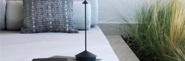 Identifiable réplique de la lampe de table led rechargeable pina pro