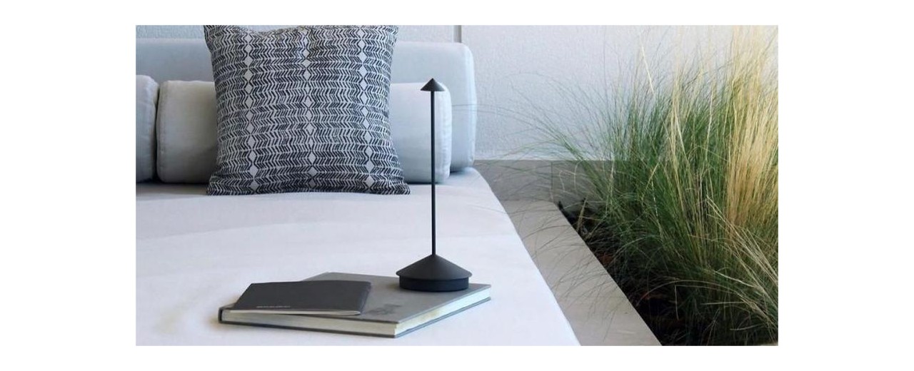 Réplica de lámpara de mesa LED Rechargeable Pina Pro reconocible